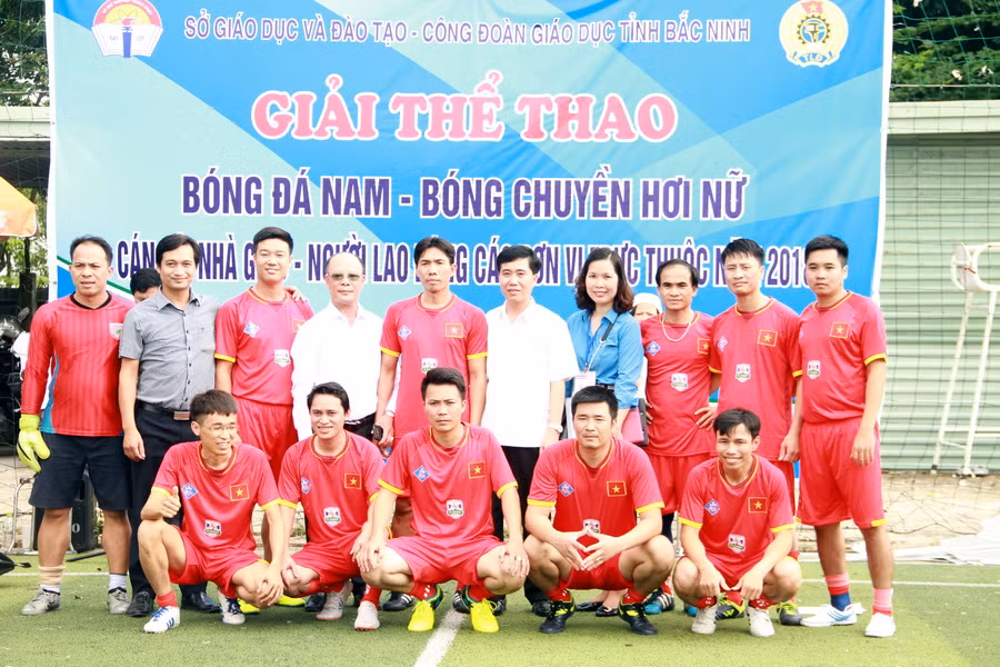 Bắc Ninh: Giải bóng đá, bóng chuyền chào mừng Ngày Nhà giáo Việt Nam