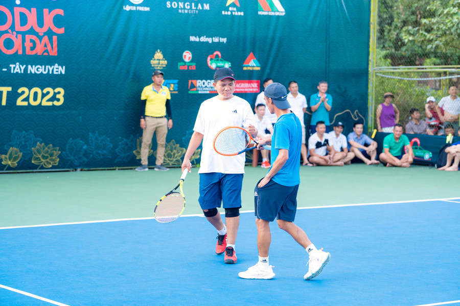 Bế mạc và trao giải Quần vợt Doanh nhân Hà Tĩnh mở rộng tranh cup Báo GD&TĐ ảnh 2