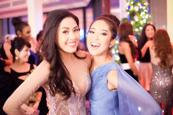 Nguyễn Thị Loan xinh đẹp nổi bật tại Miss World 2014