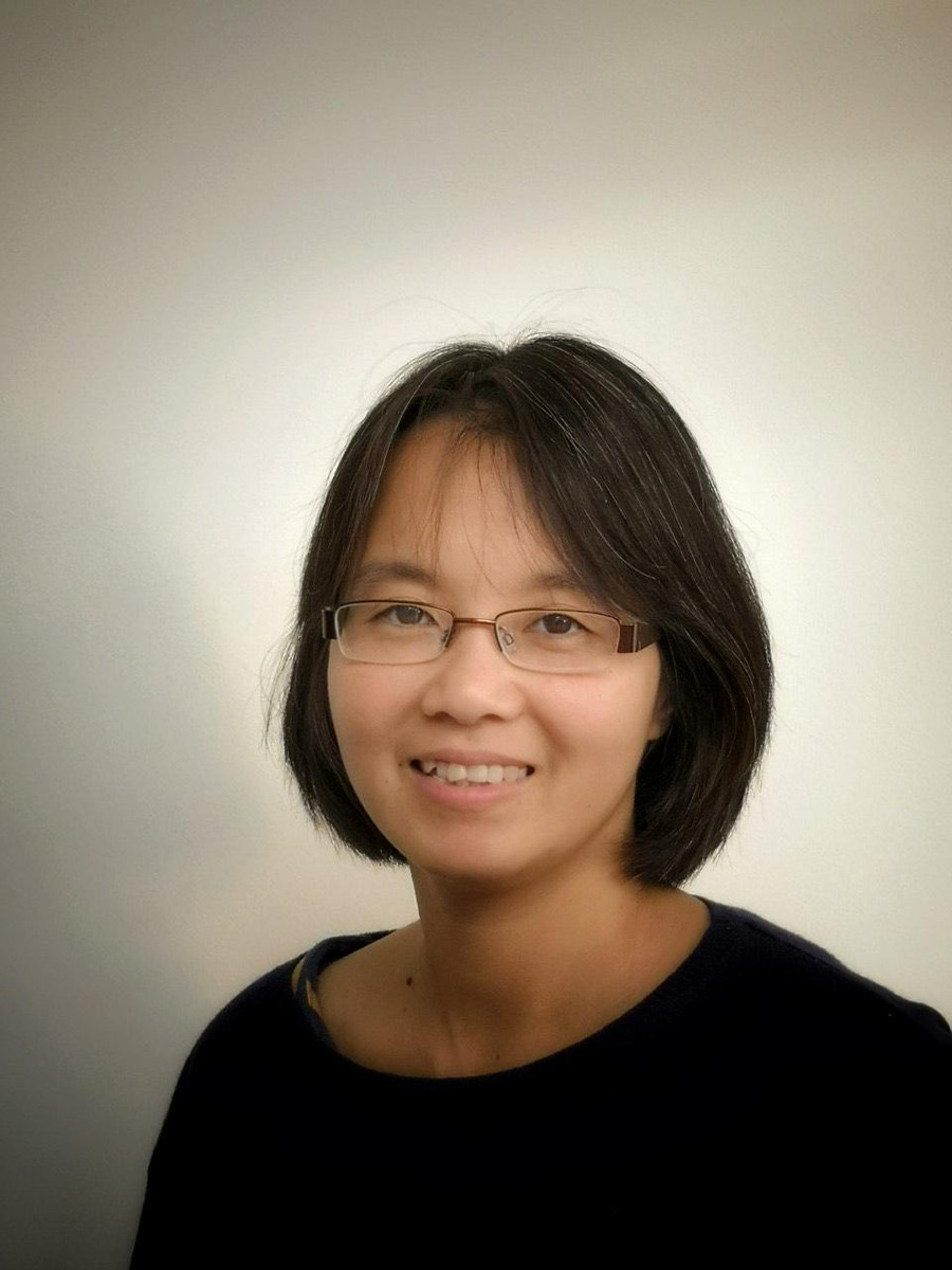 GS Lê Võ Phương Mai có rất nhiều kỉ niệm khi giảng dạy sinh viên Việt Nam du học ở Anh.