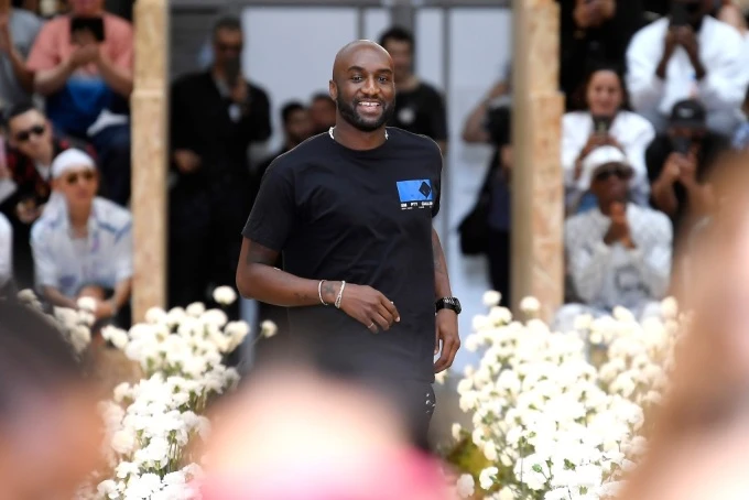 Virgil Abloh tại show Off-White Xuân hè 2020. Ảnh: WWD.