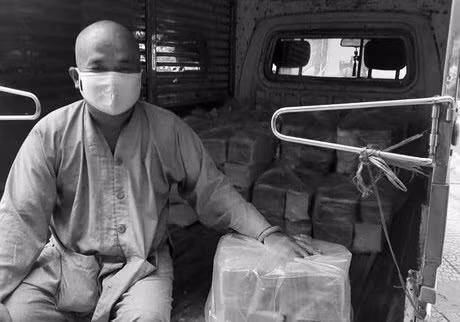 Trước khi bị nhiễm Covid-19, anh Cường là chủ 2 quán ăn cơm chay hỗ trợ người nghèo, lo bữa cơm cho tuyến đầu chống dịch. Ảnh: Internet.