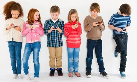 Cha mẹ nên làm gì khi con cái nghiện smartphone?