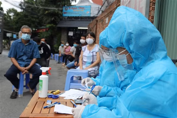 Mầm bệnh đã âm thầm lây lan trong cộng đồng tại TPHCM. Ảnh: HCDC.