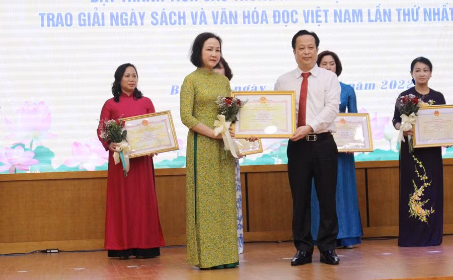 Nhiều trường học Quận Ba Đình đạt thành tích xuất sắc.