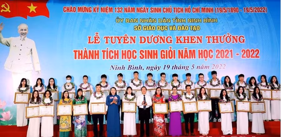 Học sinh Ninh Bình đã tham gia và đạt nhiều thành tích cao trong các cuộc thi quốc gia, quốc tế.