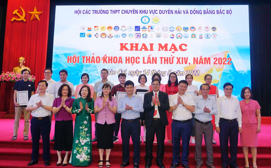 Hội thảo nhận được sự quan tâm của Tỉnh, Bộ GD&amp;DT, ngành GD&amp;ĐT các địa phương. Ảnh: Thu Hoàng