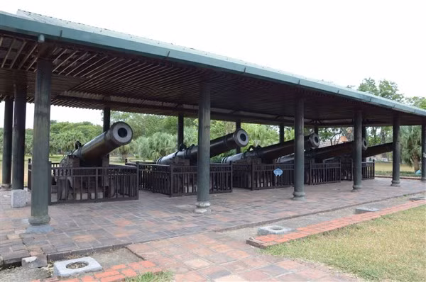 5 khẩu Ngũ hành: Kim - Mộc - Thủy - Hỏa - Thổ.