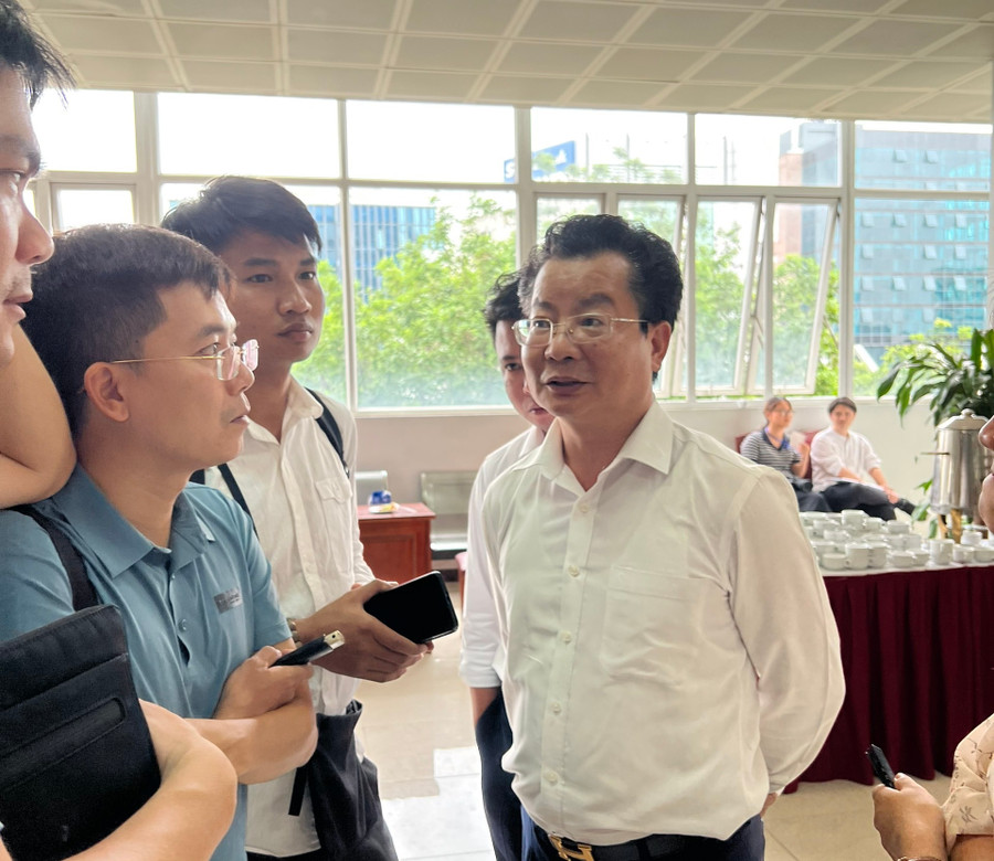 Ông Nguyễn Hữu Thành, Phó Vụ trưởng Vụ Chính quyền địa phương (Bộ Nội vụ) thông tin với báo chí.