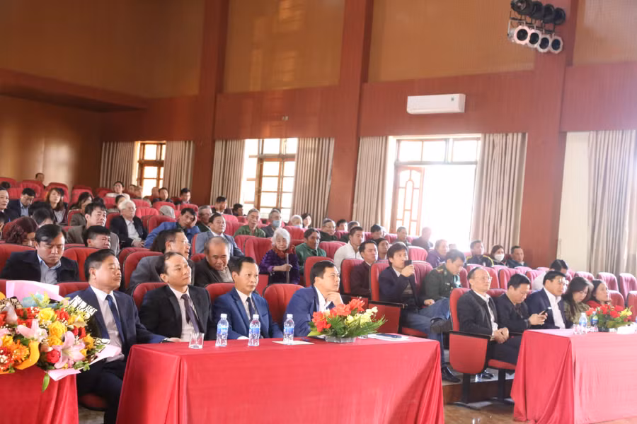 Chiều 12/1, tại huyện Vũ Quang, Hội Nhà báo Hà Tĩnh phối hợp với Sở TT&amp;TT, huyện Vũ Quang tổ chức khai mạc Hội báo Xuân Quý Mão 2023.