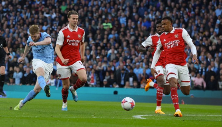 Kevin De Bruyne ghi bàn mở tỷ số cho Man City. Kevin De Bruyne ghi bàn mở tỷ số cho Man City.