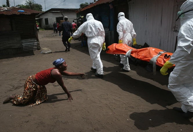 Hình ảnh đau lòng trước sự càn quét của Ebola