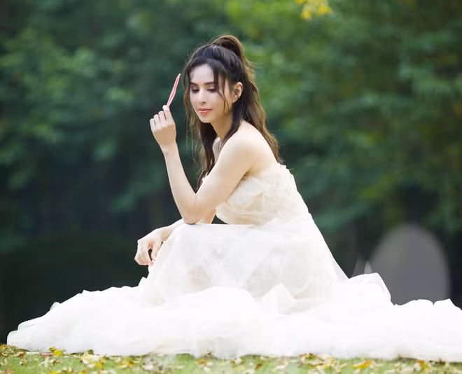 Nữ diễn viên chưa một lần được mặc váy cưới trong đời thực.