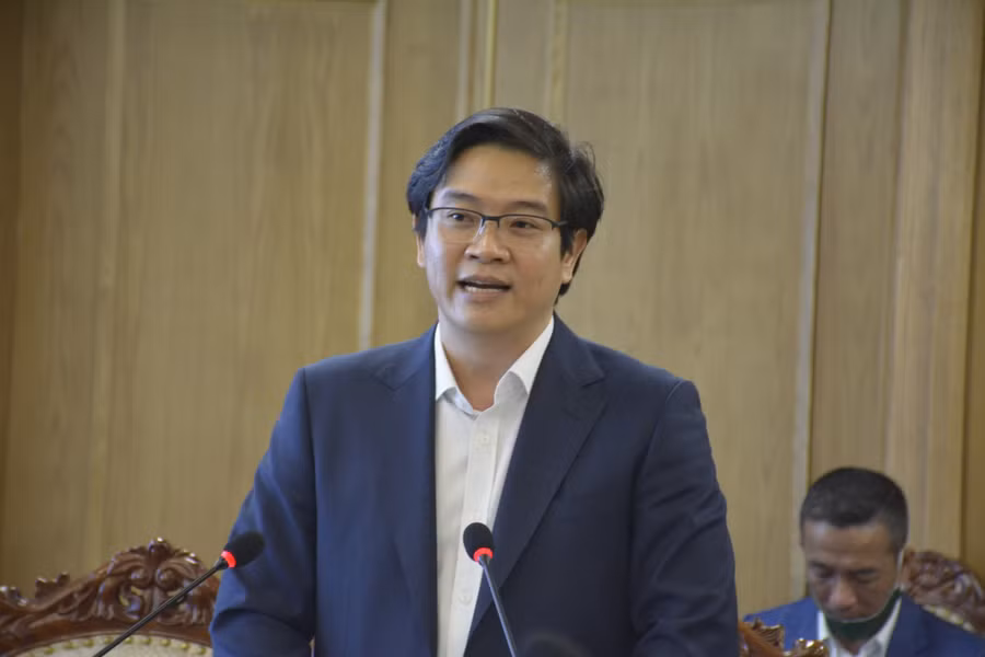 Ông Thái Văn Tài - Vụ trưởng Vụ Giáo dục Tiểu học báo cáo tổng kết tại Hội nghị