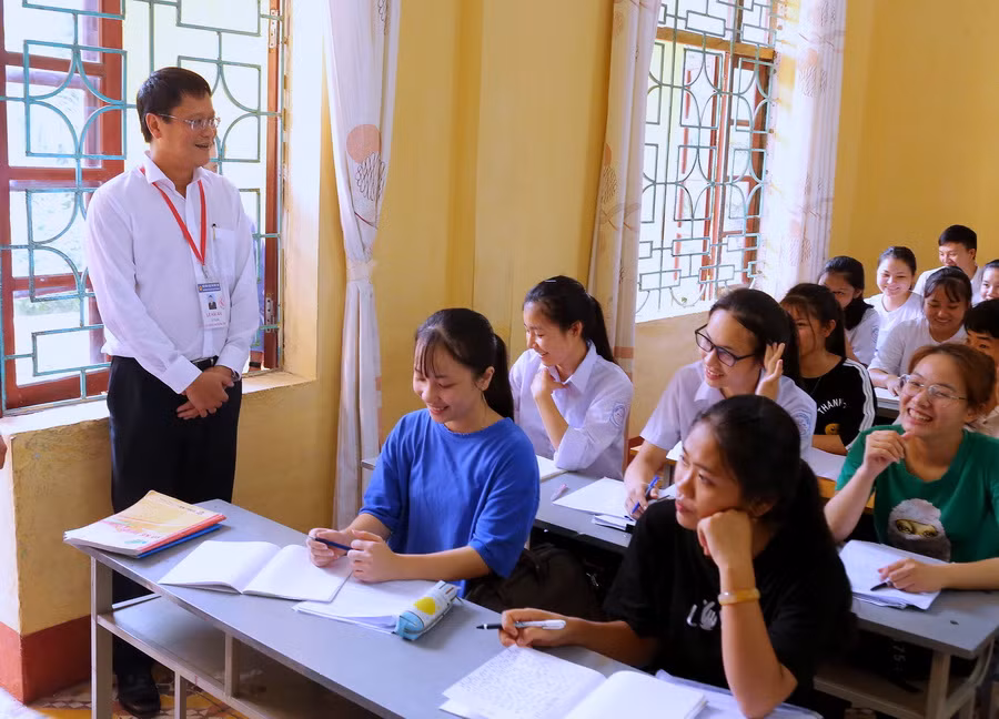 Thứ trưởng Lê Hải An động viên, khích lệ thí sinh Trường THPT Phương Sơn trước thềm Kỳ thi THPT quốc gia năm 2019