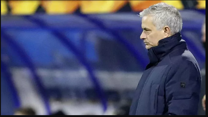 Mourinho sẽ nhận bộn tiền nếu bị Tottenham sa thải.