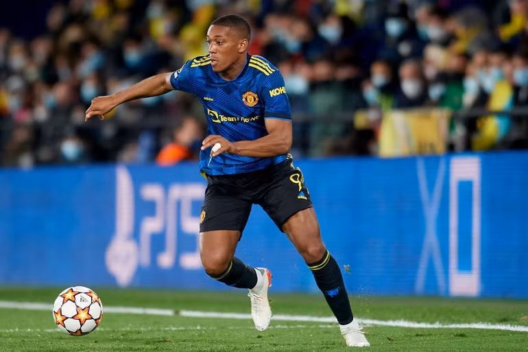 Martial thẳng thừng bác bỏ lời Huấn luyện viên rằng anh từ chối thi đấu cho Man Utd.