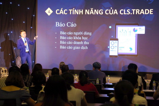 Ông Nguyễn Minh Đức - Giám đốc kinh doanh chia sẻ về các tính năng của CLS.Trade Ông Nguyễn Minh Đức - Giám đốc kinh doanh chia sẻ về các tính năng của CLS.Trade