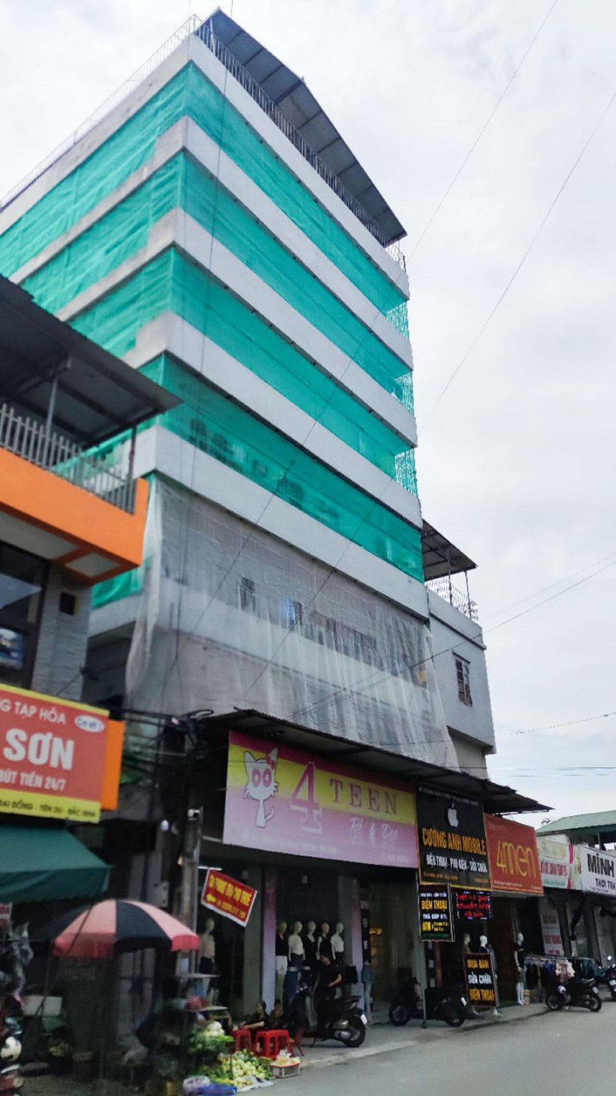 Mặc dù đã giảm tiền thuê phòng nhưng nhiều phòng trọ của gia đình bà T. vẫn trống khách. Mặc dù đã giảm tiền thuê phòng nhưng nhiều phòng trọ của gia đình bà T. vẫn trống khách.