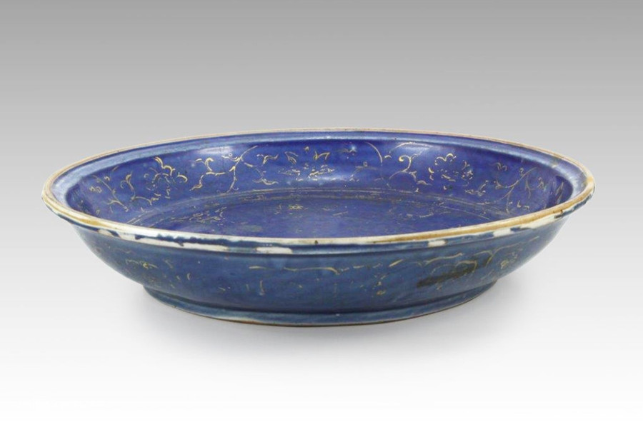 Bảo vật đĩa men lam tím thời Lê sơ.