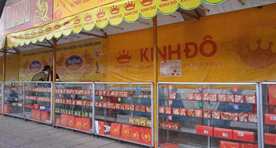 Cửa hàng bánh Trung thu trên đường Phạm Văn Đồng (TP Thủ Đức)