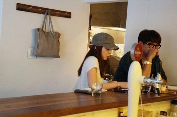 Bạn thân tiết lộ Bi Rain và Kim Tae Hee kết hôn vào năm sau 2 Bạn thân tiết lộ Bi Rain và Kim Tae Hee kết hôn vào năm sau 2