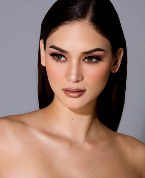 ve dep dung chuan sexy hien dai cua tan hoa hau hoan vu hinh anh 10