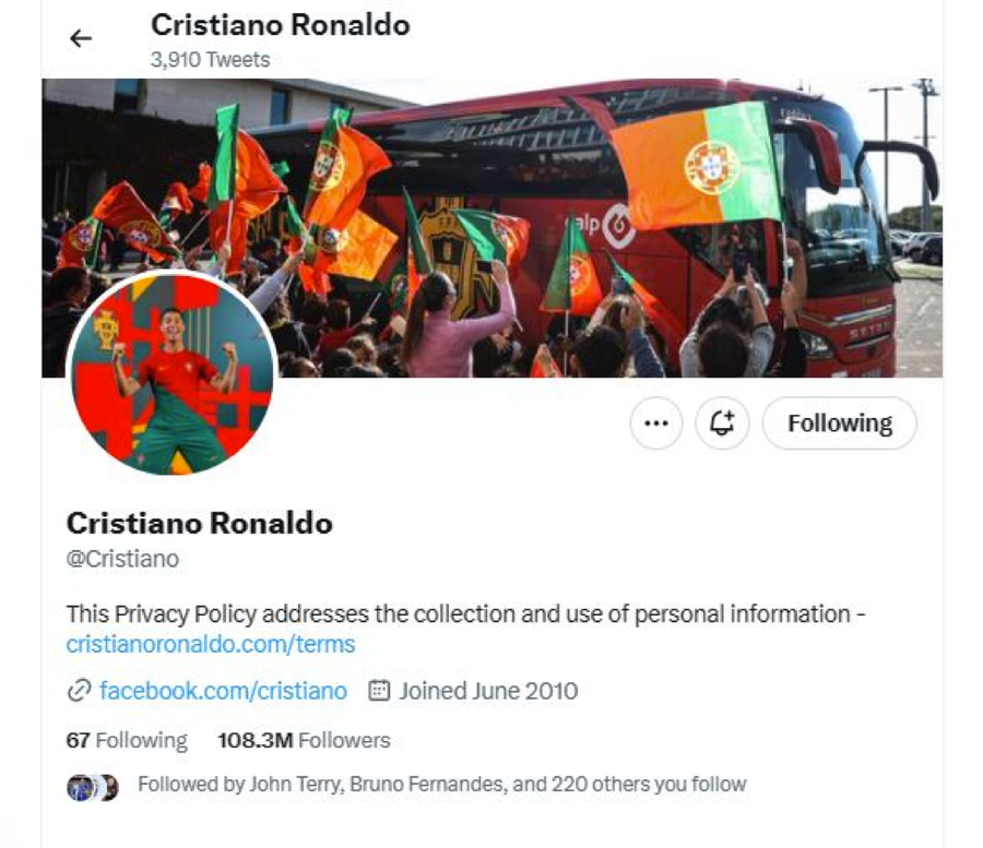 Tài khoản Twitter của siêu sao bóng đá Ronaldo đã bị mất tick xanh. Tài khoản Twitter của siêu sao bóng đá Ronaldo đã bị mất tick xanh.