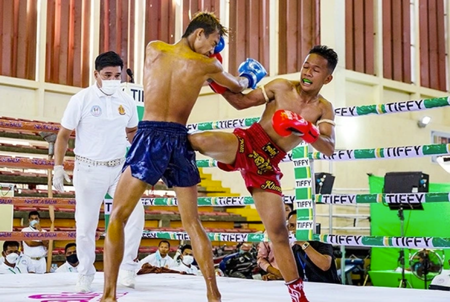 Kun Khmer có nhiều nét tương đồng với Muay Thái và được Campuchia đưa vào thay thế môn võ cổ truyền của Thái Lan.