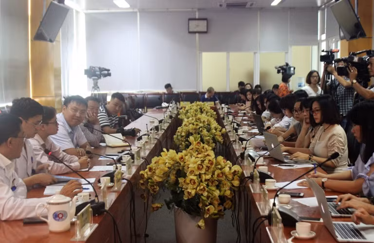 Quang cảnh buổi gặp mặt báo chí