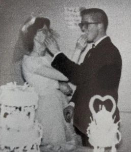 Đám cưới của Tim và Waneta Hoyt. Đám cưới của Tim và Waneta Hoyt.