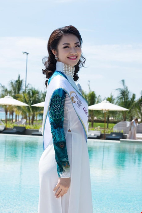 Trần Thị Thu Ngân đoạt vương miện Hoa hậu bản sắc Việt toàn cầu lần đầu tiên - Ảnh 5 Tran Thi Thu Ngan doat vuong mien Hoa hau ban sac Viet toan cau lan dau tien - Anh 5