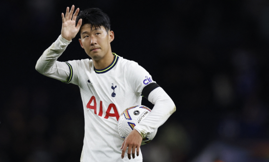 Son Heung-min trong màu áo Tottenham tại giải Ngoại hạng Anh. Son Heung-min trong màu áo Tottenham tại giải Ngoại hạng Anh.