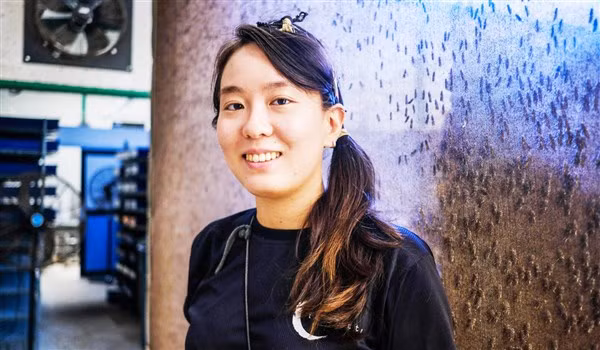 Cô Chua Kai-Ning đồng sáng lập nông trại nuôi ấu trùng ruồi lính đen Insectta.