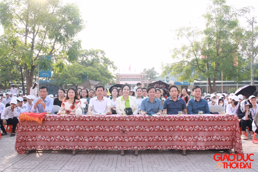 Các đại biểu tham dự buổi Lễ.