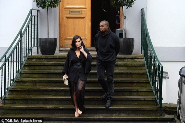 Kim “siêu vòng 3” bị chế nhạo khi mặc váy bó sát ảnh 9