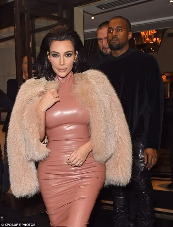 Kim “siêu vòng 3” bị chế nhạo khi mặc váy bó sát ảnh 2