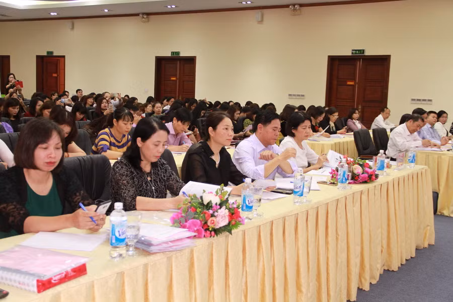 Các đại biểu tham dự hội nghị