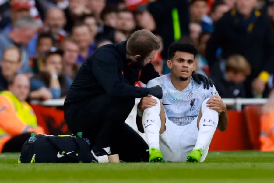 Liverpool 'mất' 2 trụ cột sau trận thua Arsenal 