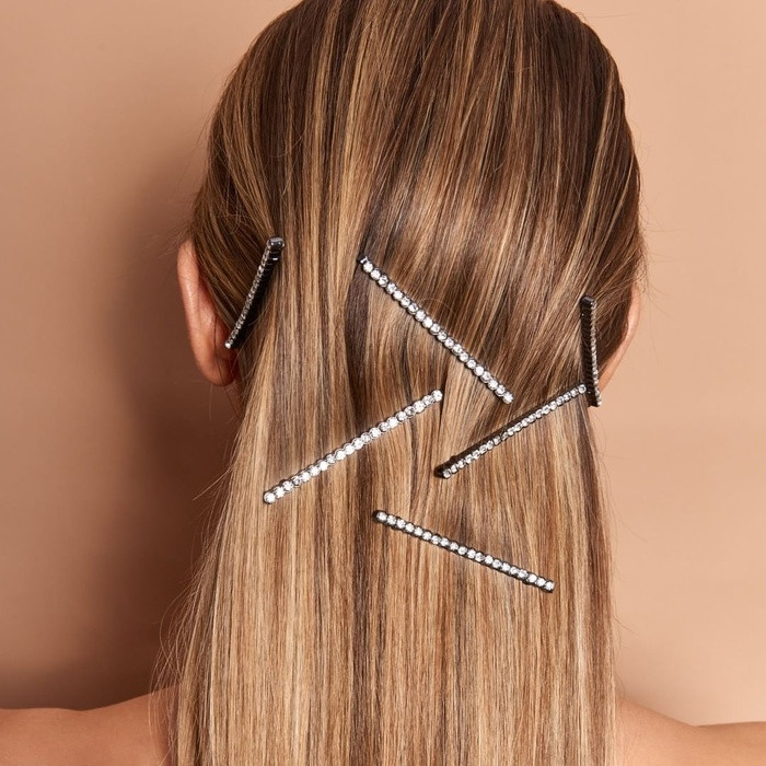 Lướt Instagram là nàng có thể học ngay 6 cách làm điệu mái tóc với kẹp tóc đang “hót hòn họt” đấy