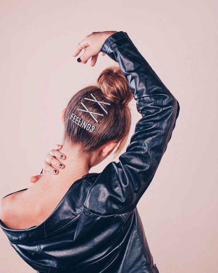 Lướt Instagram là nàng có thể học ngay 6 cách làm điệu mái tóc với kẹp tóc đang “hót hòn họt” đấy