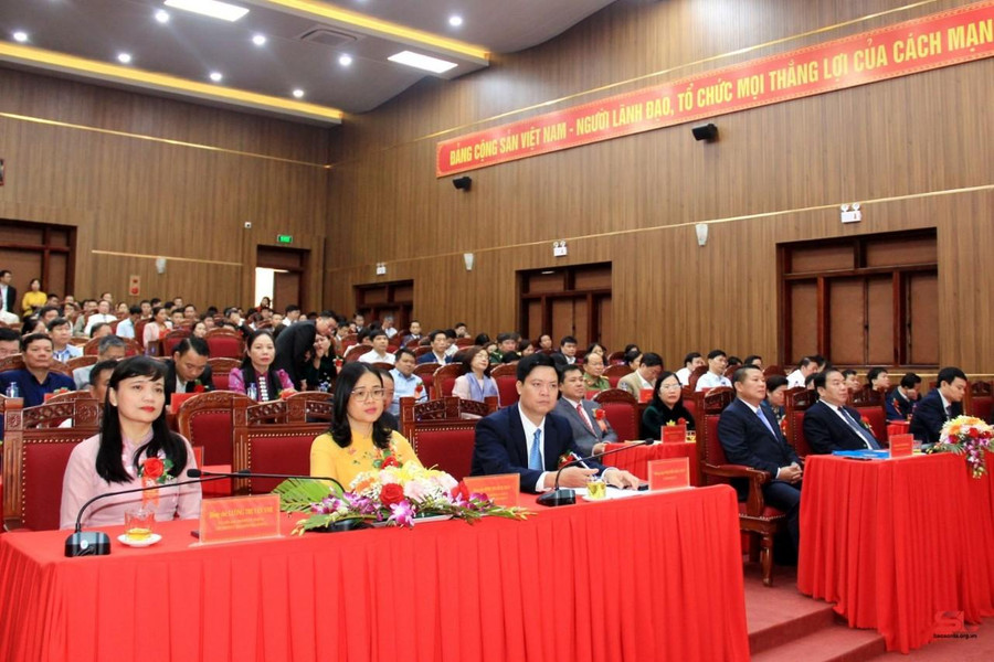 Các đại biểu dự Lễ Kỷ niệm ngày giải phóng huyện Thuận Châu.