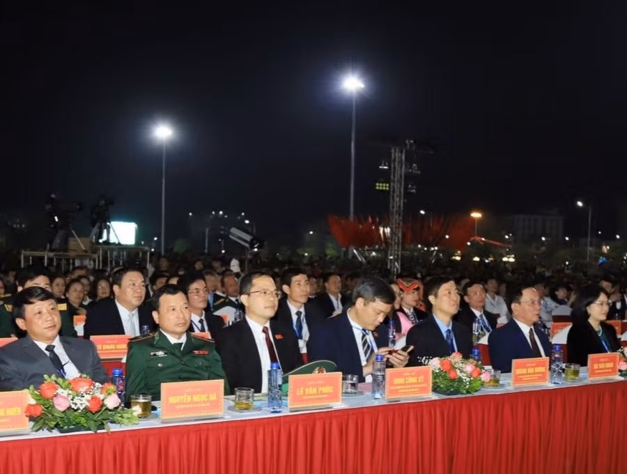 Các đại biểu tham dự Lễ kỷ niệm 70 năm giải phóng tỉnh Sơn La.