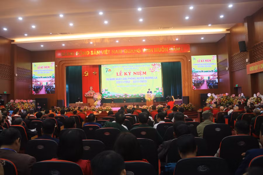 Toàn cảnh Lễ kỷ niệm ngày giải phóng huyện Mường La.