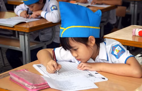 Cuối cùng, ngày hội nhằm huy động sự quan tâm hỗ trợ của cha mẹ học sinh và các tổ chức xã hội đối với việc -Luyện nét chữ, rèn nết người- cho học sinh, góp phần giáo dục thái độ quý trọng và giữ gìn vẻ đẹp của chữ viết dân tộc.