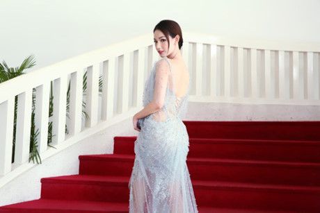 Hot girl Quỳnh Chi gợi cảm tái xuất cùng Mai Quốc Việt - Ảnh 3 Hot girl Quynh Chi goi cam tai xuat cung Mai Quoc Viet - Anh 3