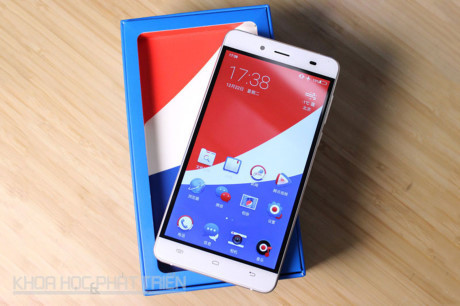 Mở hộp smartphone giá 2 triệu đồng của Pepsi - Ảnh 21 Mo hop smartphone gia 2 trieu dong cua Pepsi - Anh 21