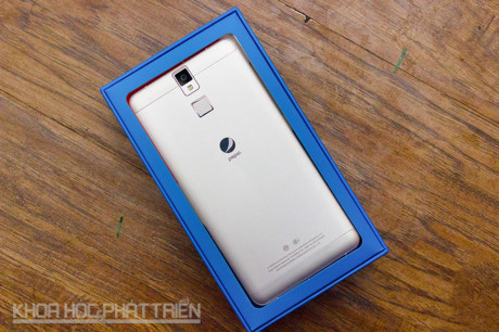 Mở hộp smartphone giá 2 triệu đồng của Pepsi - Ảnh 22 Mo hop smartphone gia 2 trieu dong cua Pepsi - Anh 22