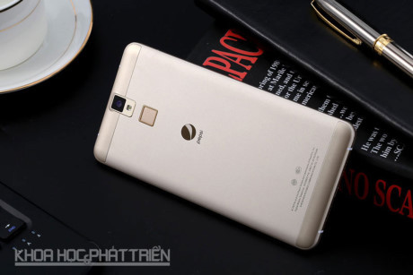 Mở hộp smartphone giá 2 triệu đồng của Pepsi - Ảnh 23 Mo hop smartphone gia 2 trieu dong cua Pepsi - Anh 23