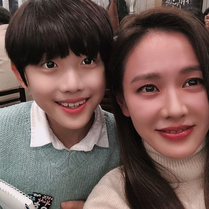 Ảnh hậu trường thú vị của dàn diễn viên "Hạ cánh nơi anh" ảnh 6 Ảnh hậu trường thú vị của dàn diễn viên 'Hạ cánh nơi anh' - ảnh 6